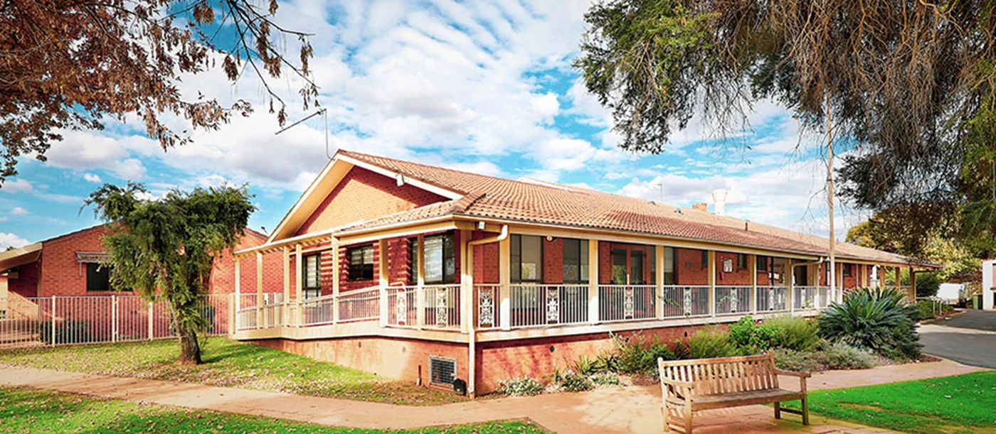 st_marys_dubbo_facade.jpg